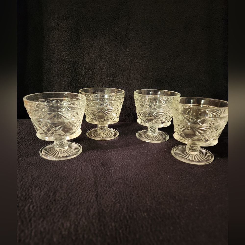 Vintage Cut Glasses 4 Gothic  Hazel Atlas Footed Crystal Engraved Stemware Desse